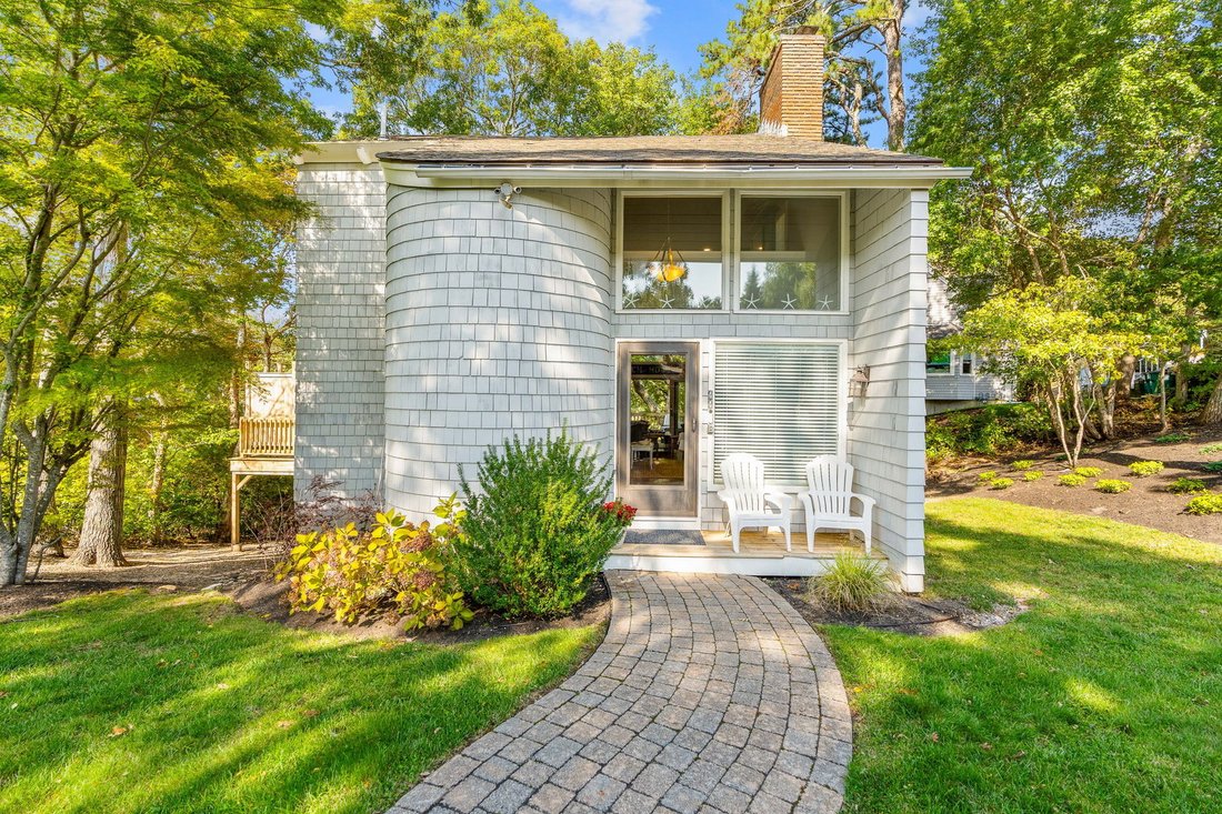 House in Mashpee, Massachusetts, United States 1 - 19072630