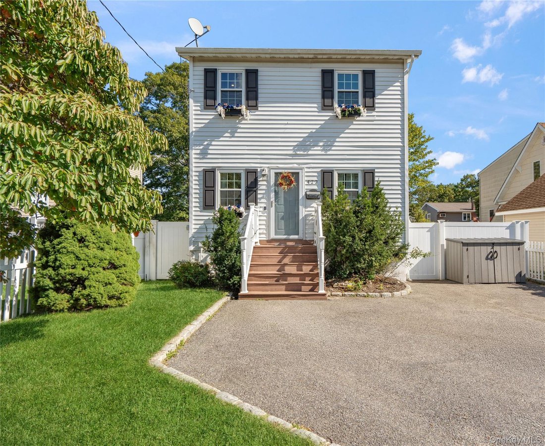 House in West Islip, New York, United States 2 - 19075141