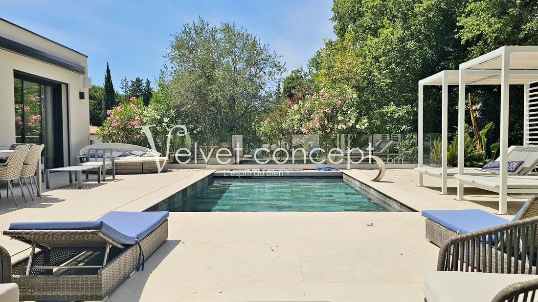 Villa in Châteauneuf-Grasse, Provence-Alpes-Côte d'Azur, France 5 - 19071184