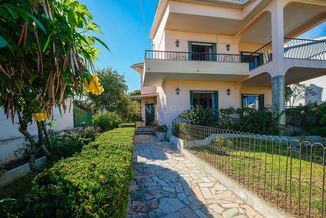 Villa in Carcavelos e Parede, Lisbon, Portugal 2 - 19075078