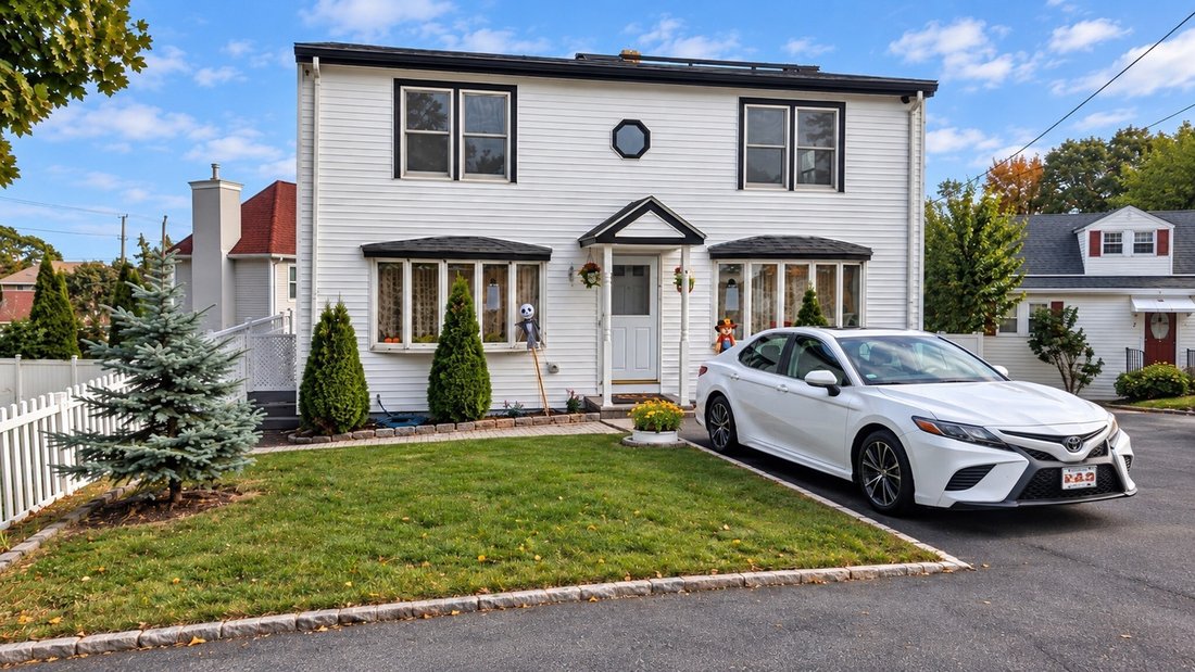 House in Saugus, Massachusetts, United States 1 - 19048827