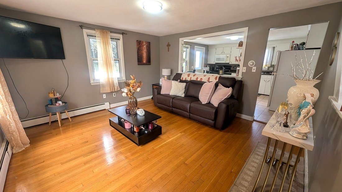 House in Saugus, Massachusetts, United States 5 - 19048827