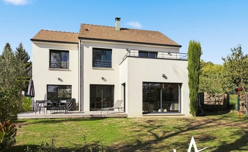 House in Mareil-Marly, Ile-de-France, France 1