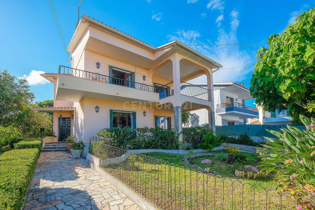 Villa in Carcavelos e Parede, Lisbon, Portugal 1 - 19075078