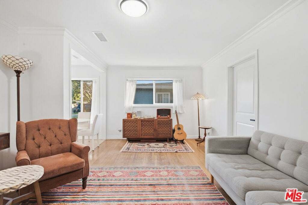 House in Signal Hill, California, United States 4 - 19073415