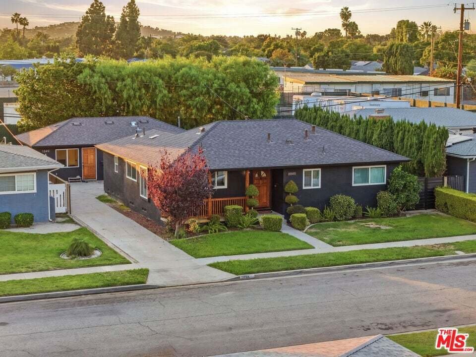 House in Signal Hill, California, United States 2 - 19073415