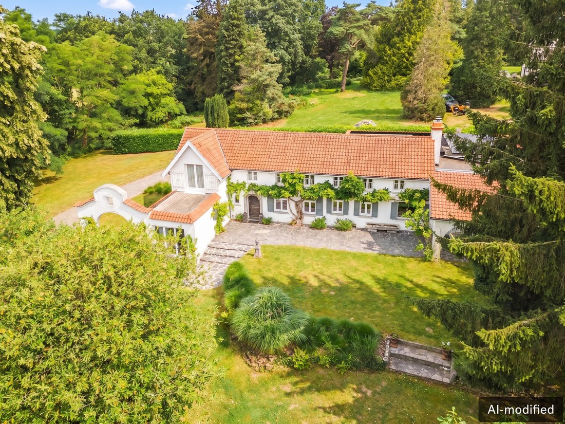 Villa a Braine-l'Alleud, Vallonia, Belgio 1 - 19069943