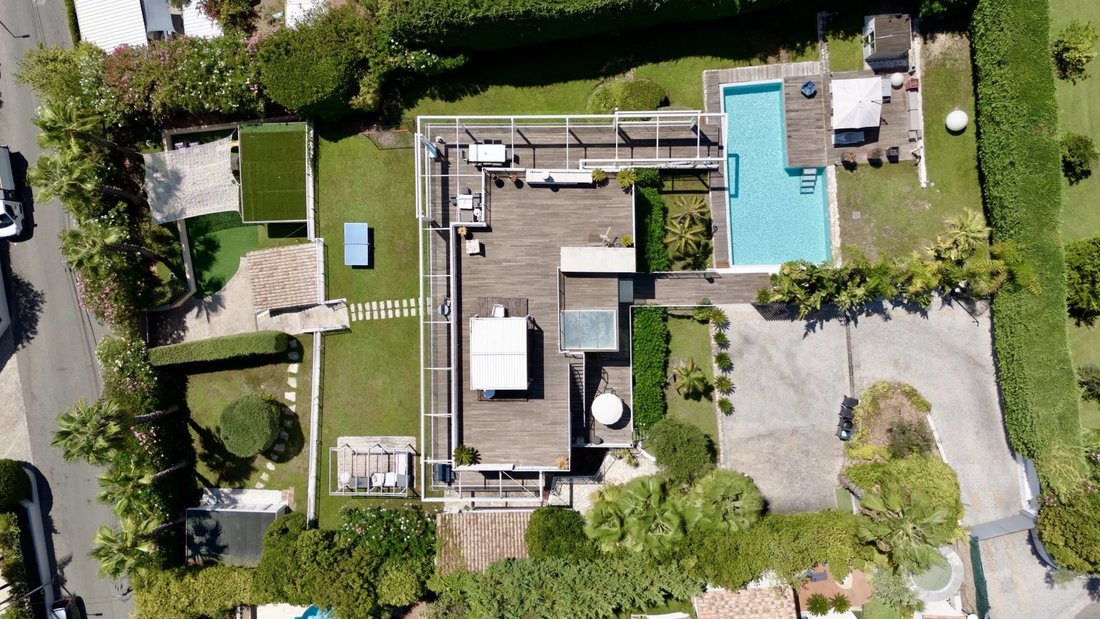 Villa in Cannes, Provence-Alpes-Côte d'Azur, France 3 - 19075222