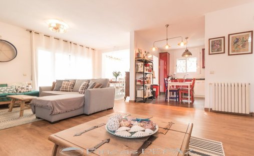 Chalet in Castelldefels, Catalonia, Spain 1