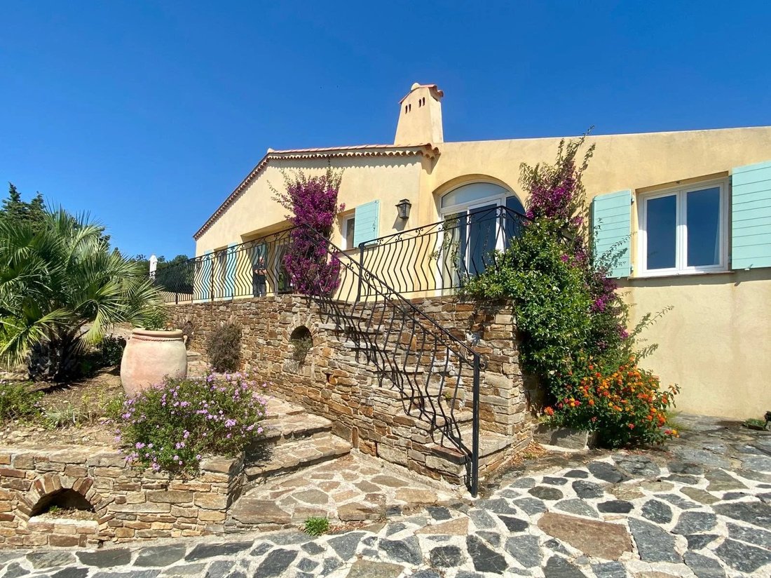 House in Centre, Bormes-les-Mimosas, France 2 - 19073105