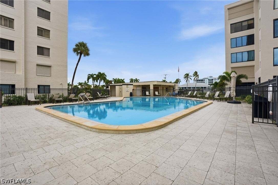 Condo in Fort Myers Beach, Florida, United States 4 - 19074057