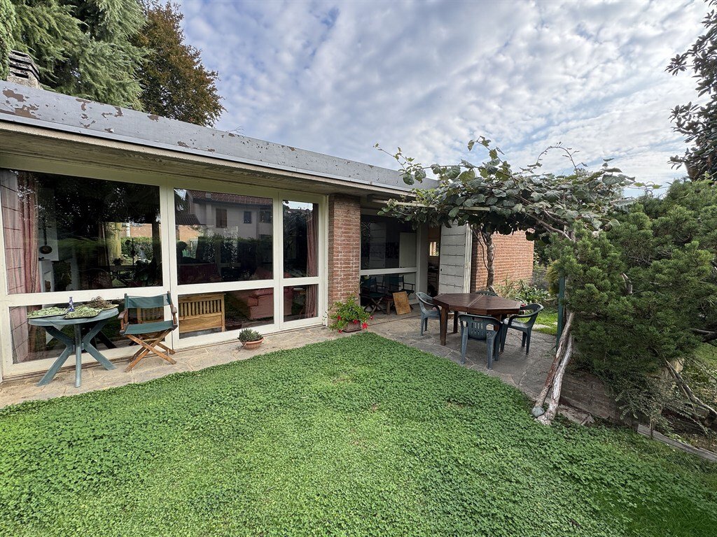 Villa in Usmate Velate, Lombardy, Italy 1 - 19073679