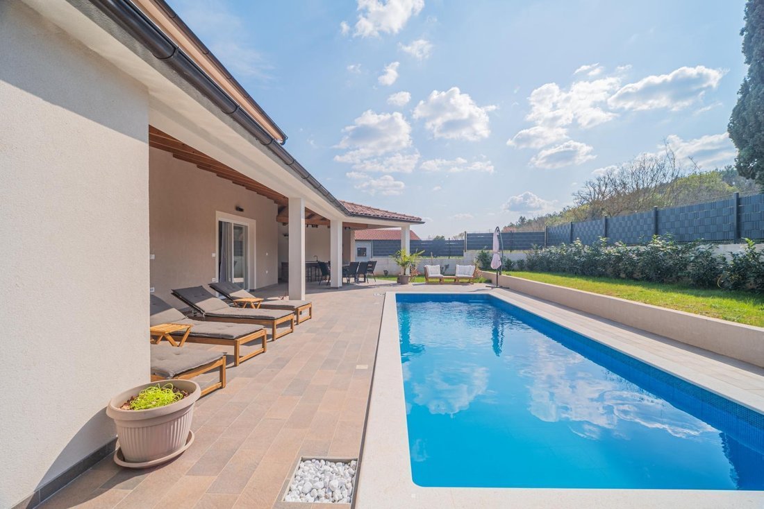 Villa in Rovinj, Istria County, Croatia 2 - 14546048