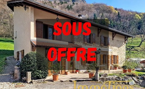 Maison à Saint-Gervais, Auvergne-Rhône-Alpes, France 1