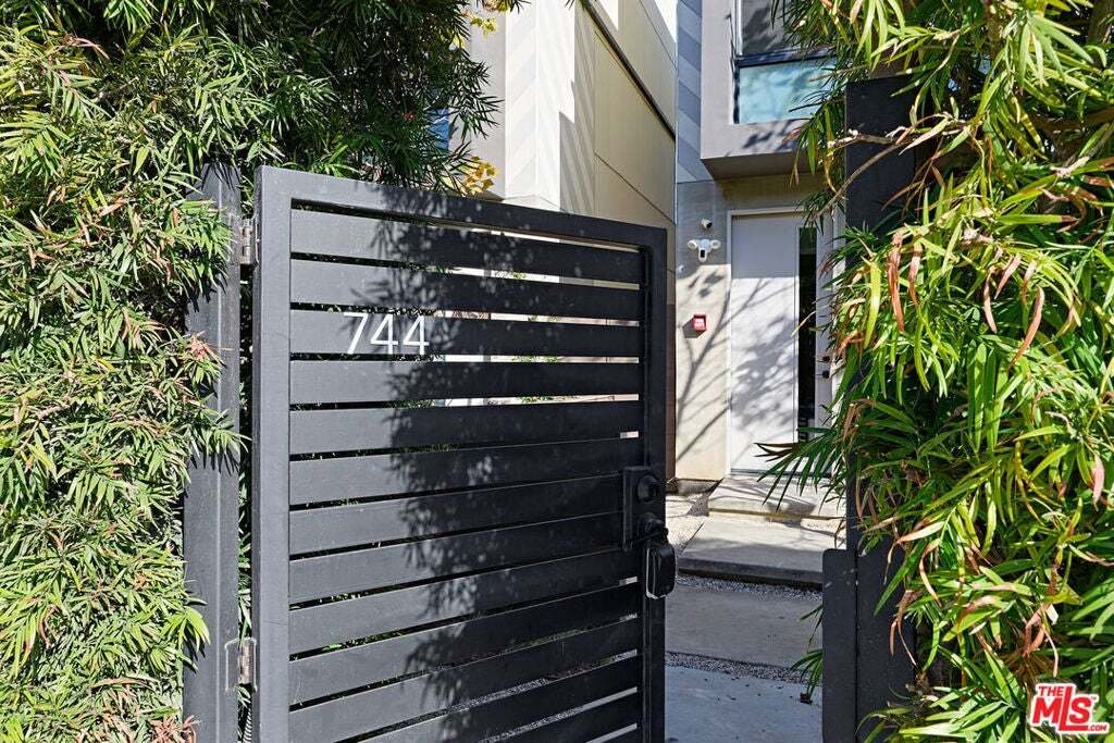 House in Los Angeles, California, United States 2 - 19073424