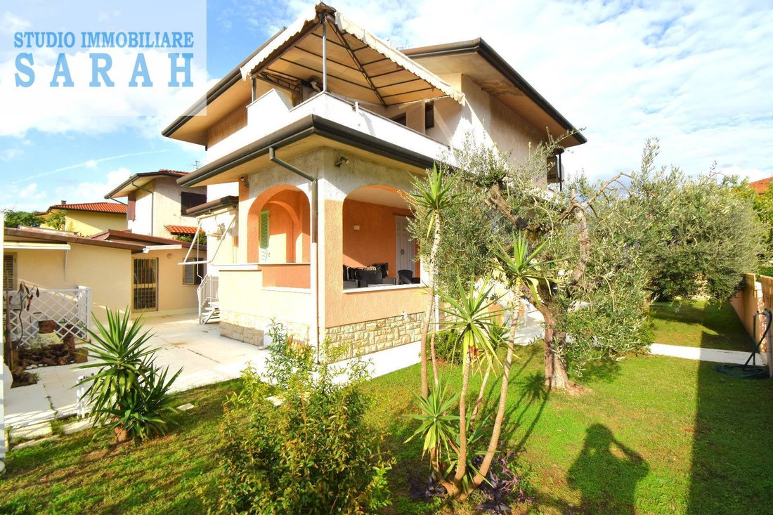 Villa in Camaiore, Toskana, Italien 3 - 16575696