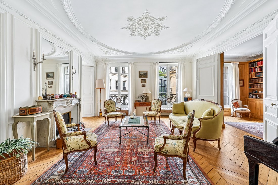 Apartment in Saint Philippe du Roule, Paris 8e Arrondissement, Paris 3 - 19071566