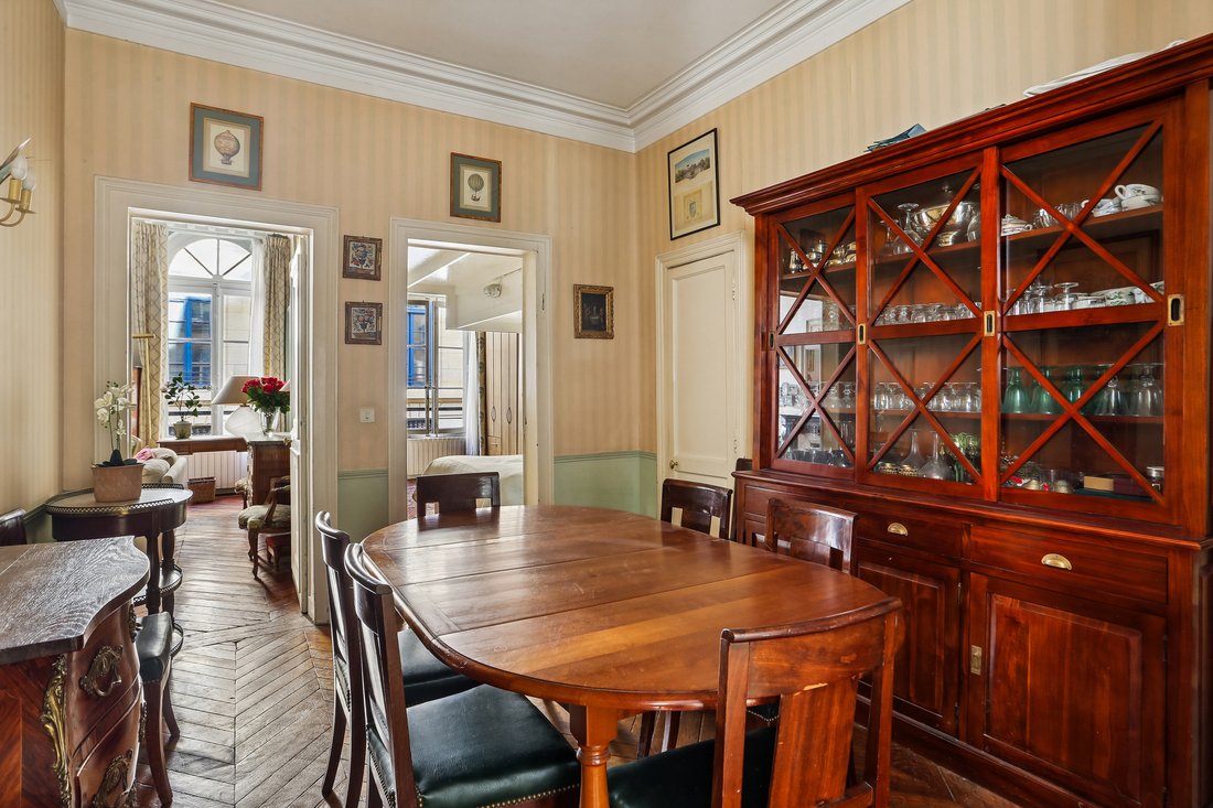 Apartment in Invalides, Paris 7e Arrondissement, Paris 5 - 19071580