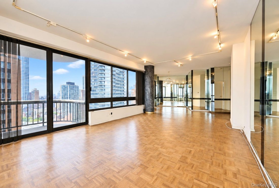 Co Op in New York, New York, United States 2 - 19073809