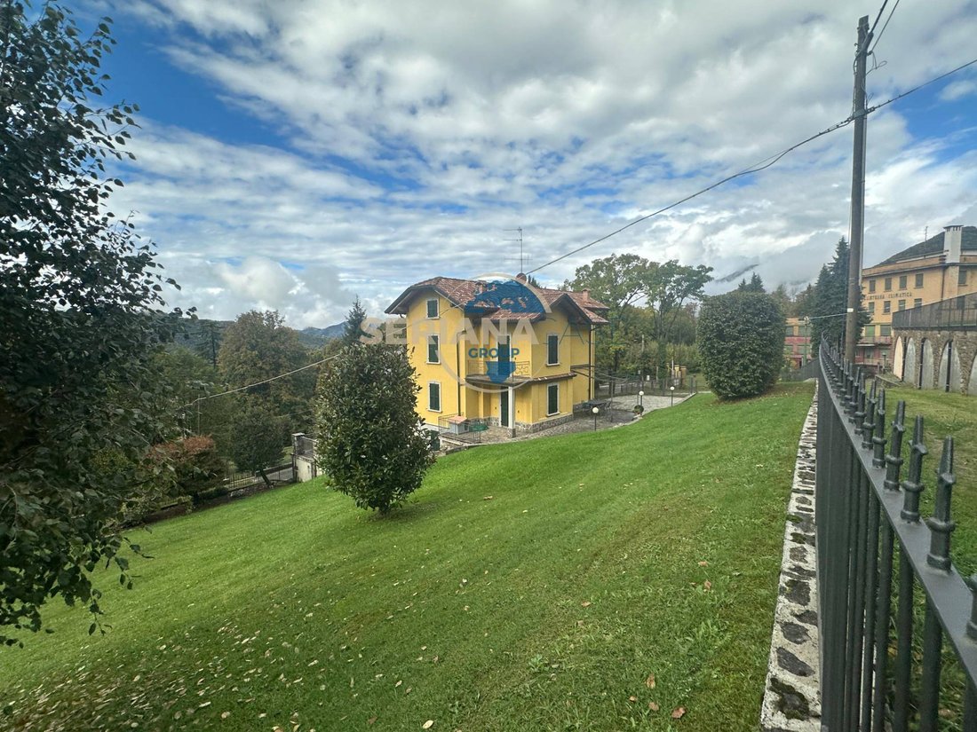 Villa en Selvino, Lombardía, Italia 1 - 15458910
