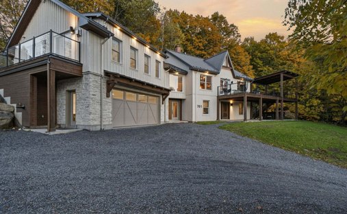 House in Bromont, Quebec, Canada 1