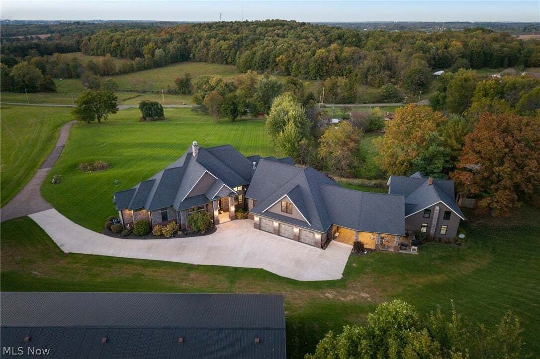 House in Canton, Ohio, United States 2 - 19074356