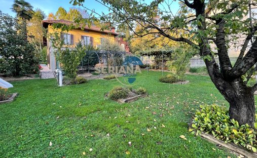 Villa in Alzano Lombardo, Lombardei, Italien 1