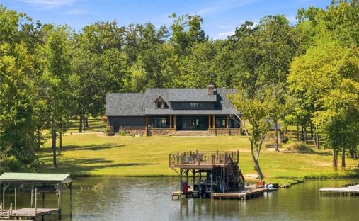 House in Cedar Bluff, Alabama, United States 1