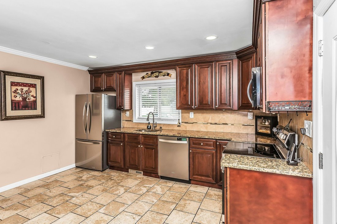 Casa en Levittown, Nueva York, Estados Unidos 4 - 19064191