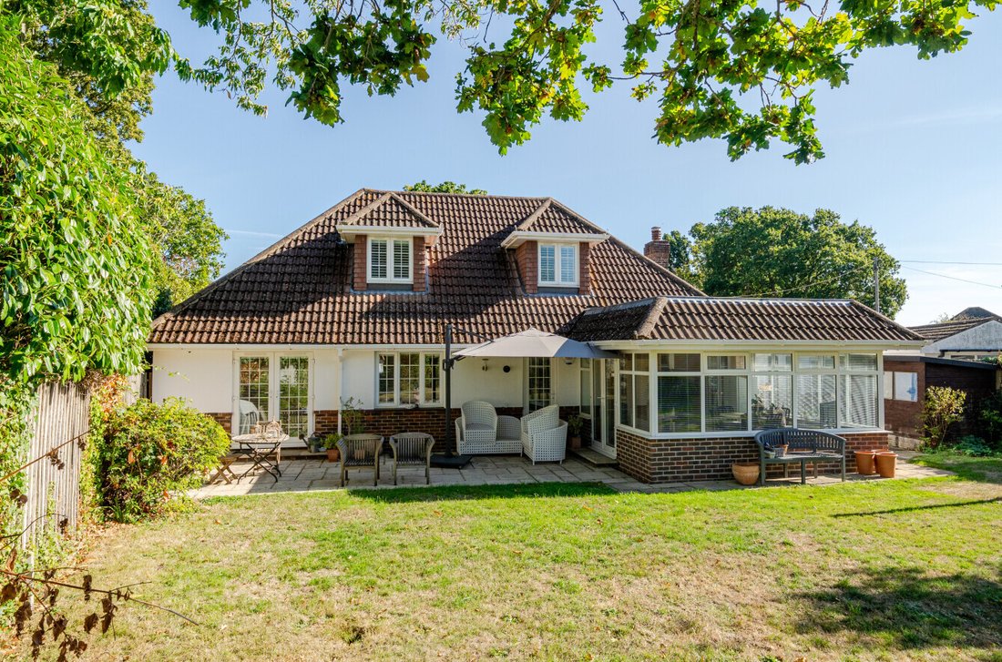 Haus in Highcliffe, England 3 - 19073730