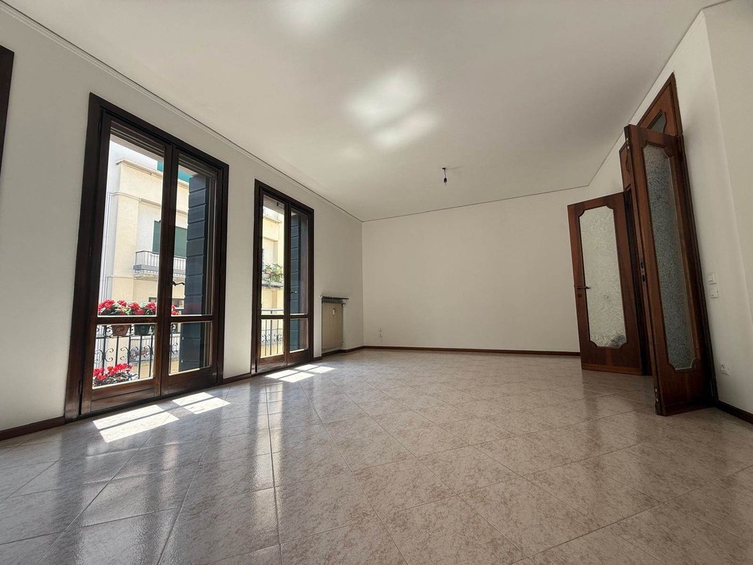 Apartment in Cathedral - Piazza dei Signori, Treviso, Italy 3 - 18537643