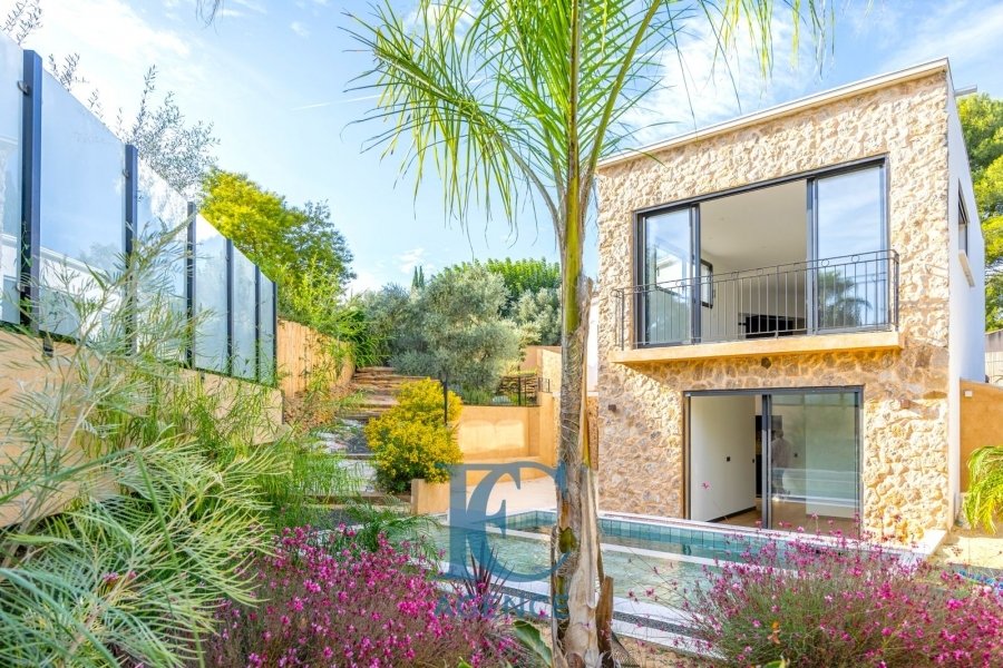 House in Saint-Cyr-sur-Mer, Provence-Alpes-Côte d'Azur, France 1 - 19070774
