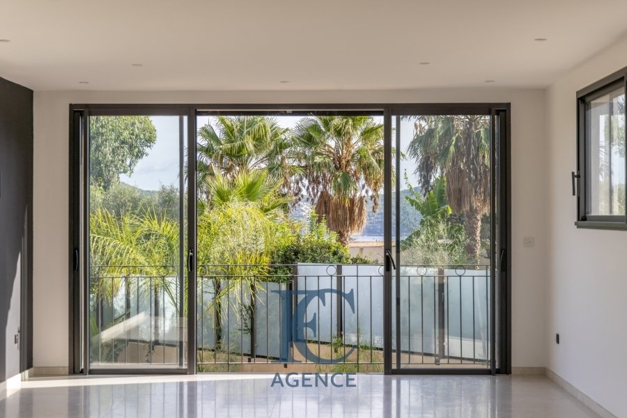House in Saint-Cyr-sur-Mer, Provence-Alpes-Côte d'Azur, France 4 - 19070774