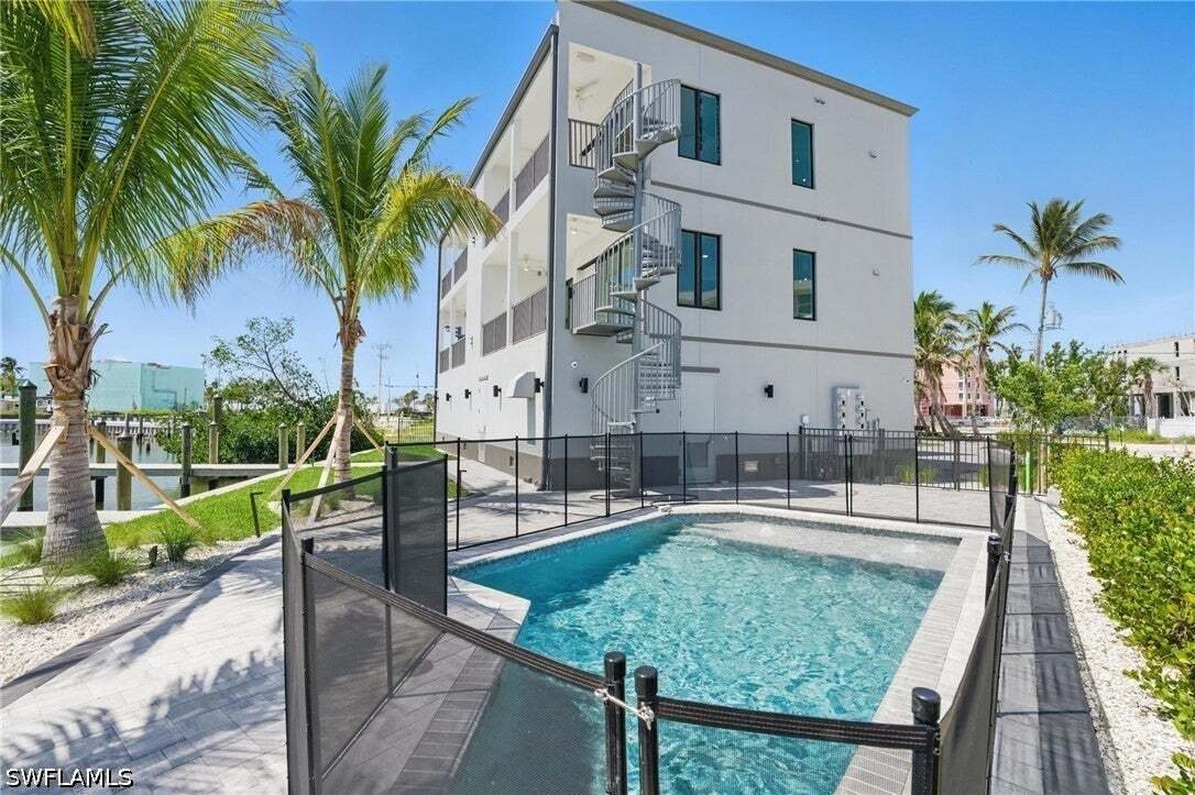 Condo in Fort Myers Beach, Florida, United States 2 - 19074021