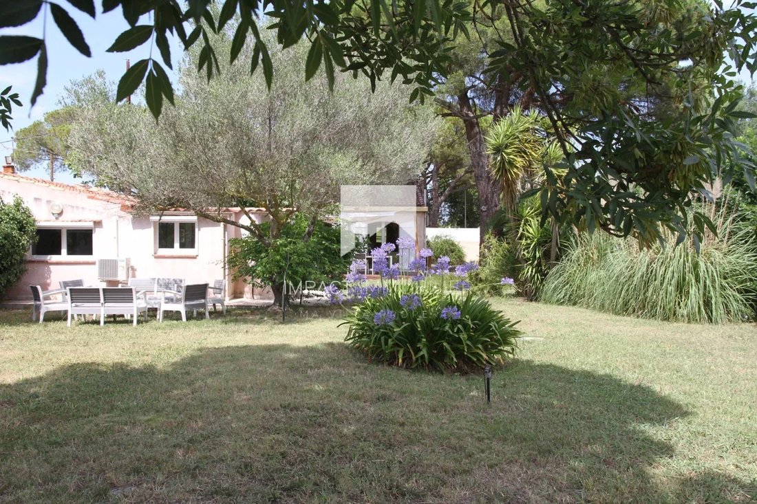 Casa de Campo en Hyères, Provenza-Alpes-Costa Azul, Francia 1 - 19074448
