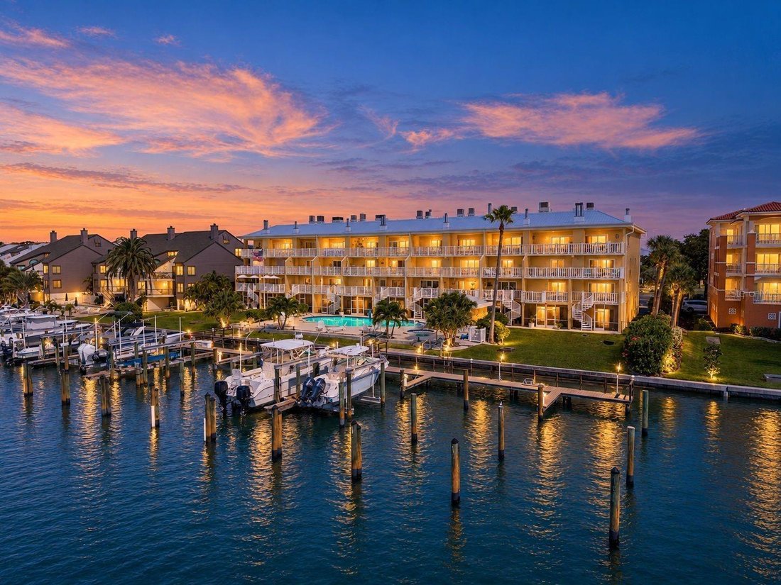 Condo in St. Petersburg, Florida, United States 1 - 19074086