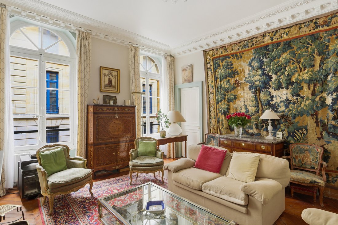 Apartment in Invalides, Paris 7e Arrondissement, Paris 2 - 19071580