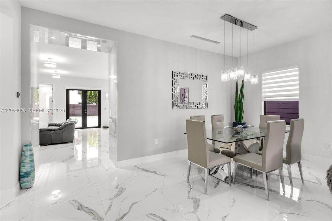 House in Hialeah, Florida, United States 2 - 19075095