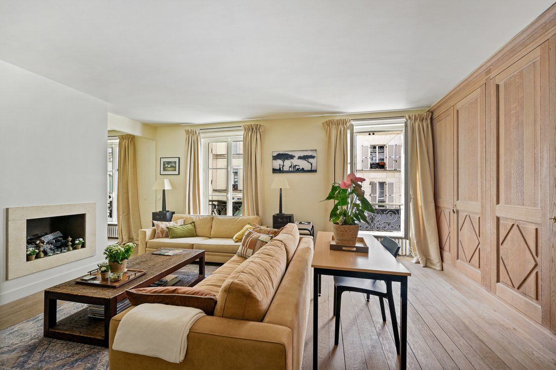 Apartment in Gros Caillou, Paris 7e Arrondissement, Paris 1 - 19071526