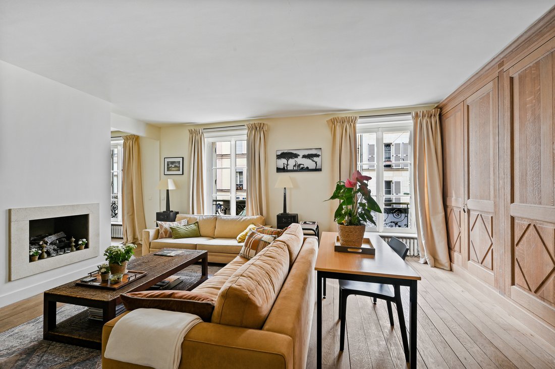 Apartment in Gros Caillou, Paris 7e Arrondissement, Paris 4 - 19071526