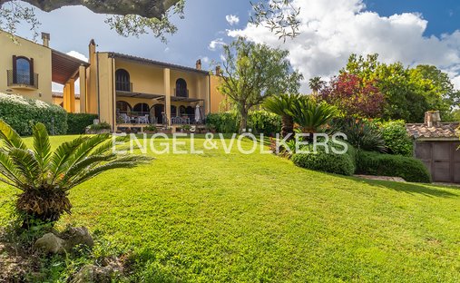 Villa a Casal Selce, Roma, Italia 1