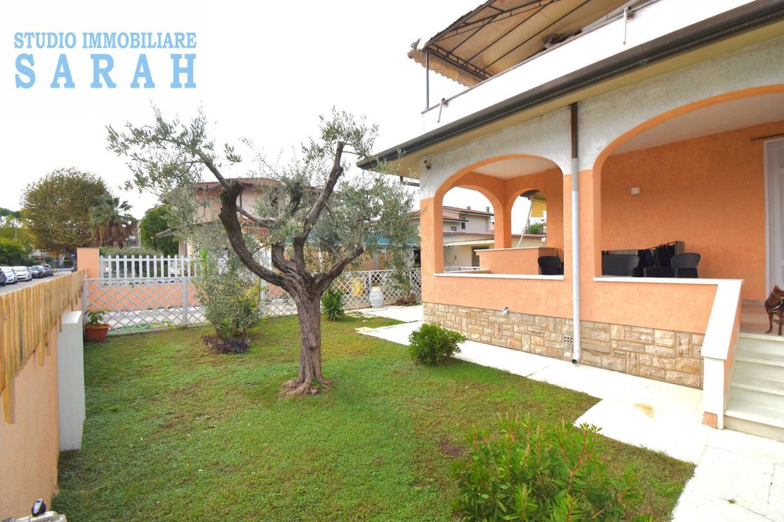 Villa in Camaiore, Toskana, Italien 1 - 16575696