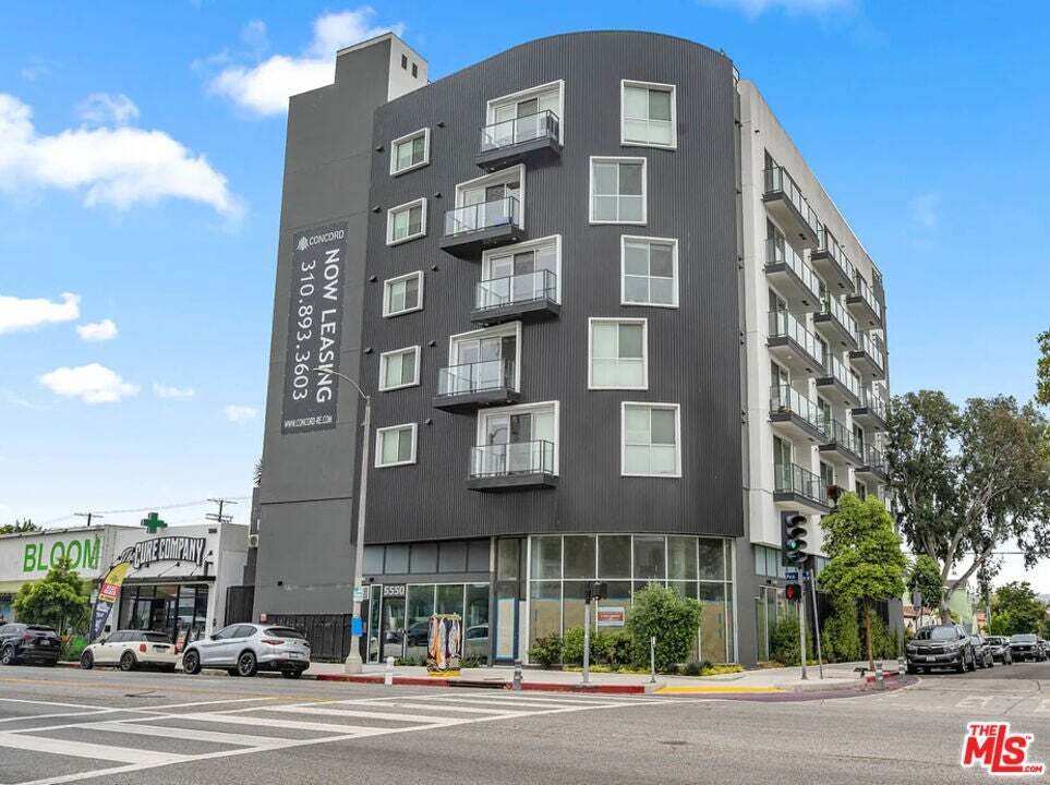 Los Angeles, California, United States 1 - 19073502