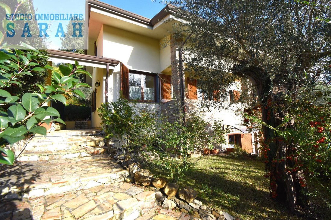 Villa in Massarosa, Toskana, Italien 1 - 17429112