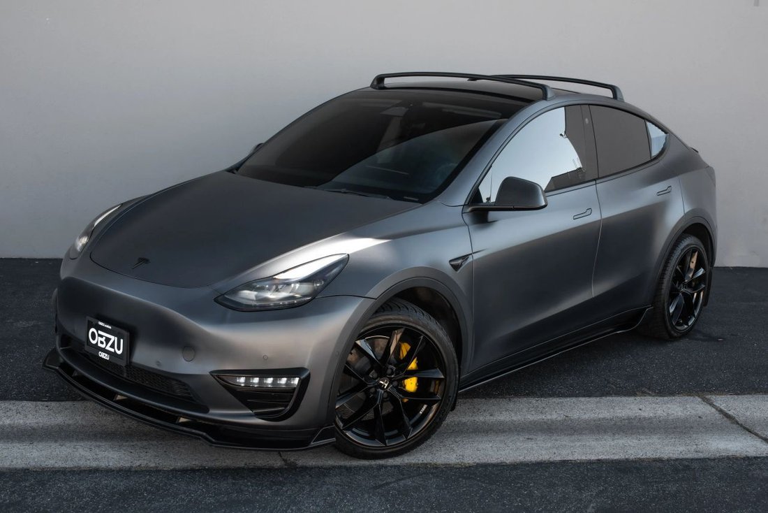 Suv in Costa Mesa, CA, United States 2 - 19075759