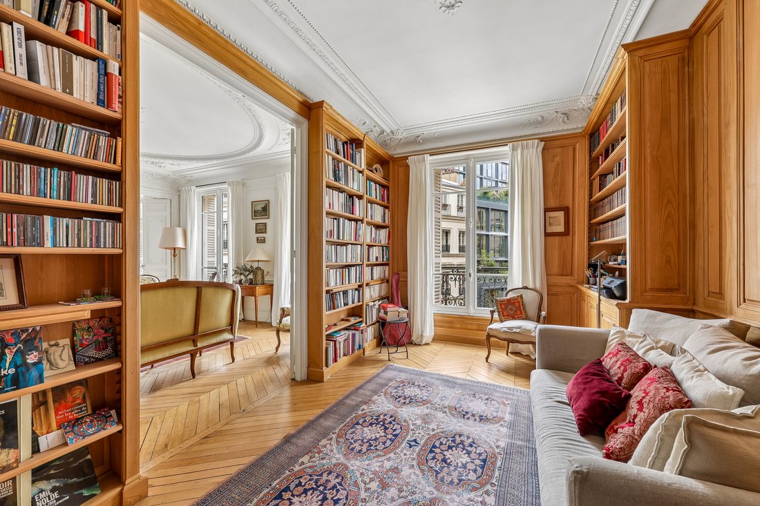 Apartment in Saint Philippe du Roule, Paris 8e Arrondissement, Paris 4 - 19071566