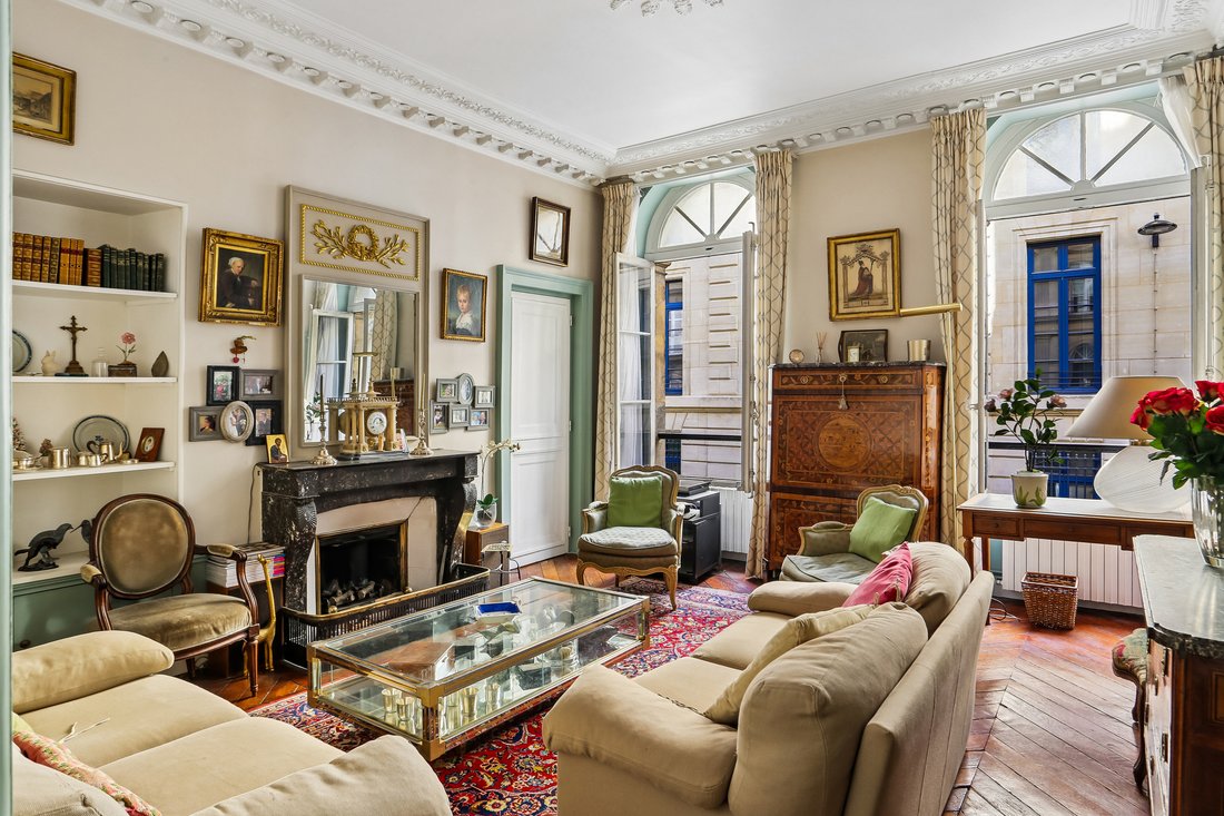 Apartment in Invalides, Paris 7e Arrondissement, Paris 4 - 19071580