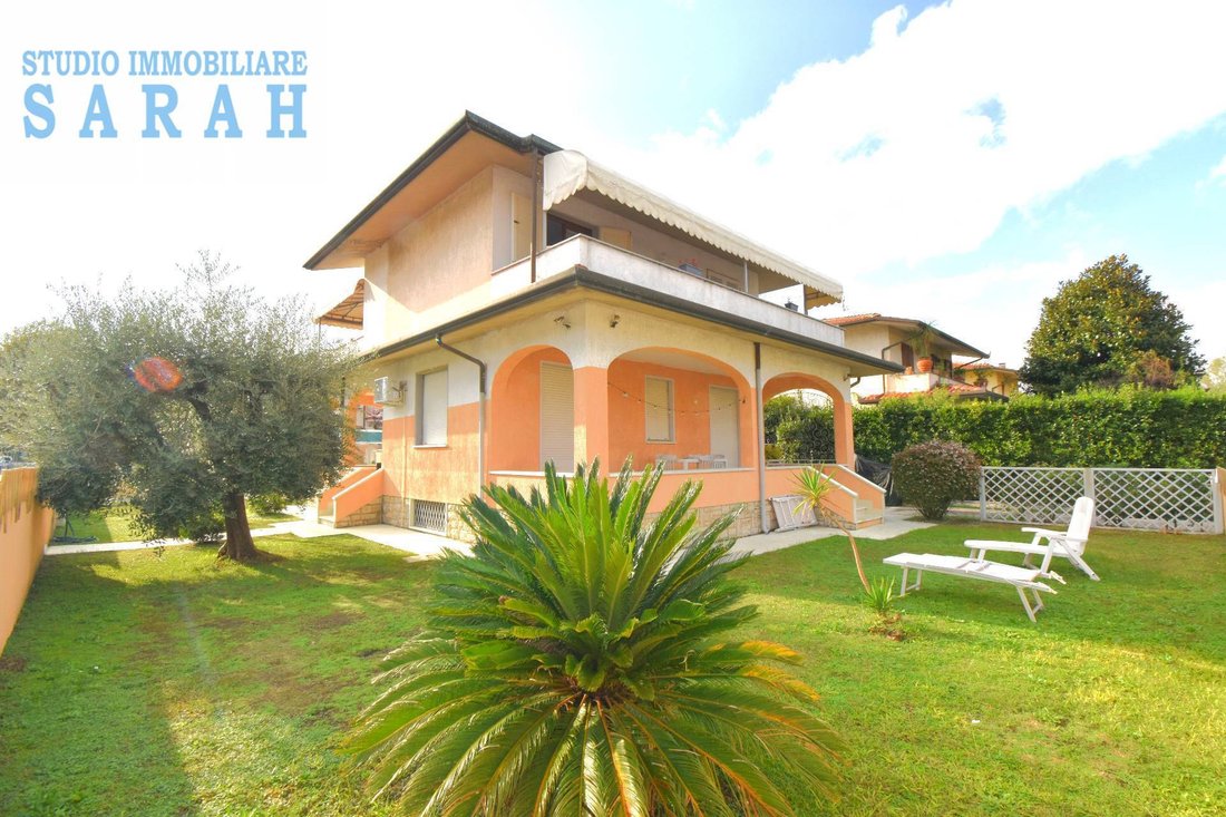 Villa in Camaiore, Toskana, Italien 2 - 16575696