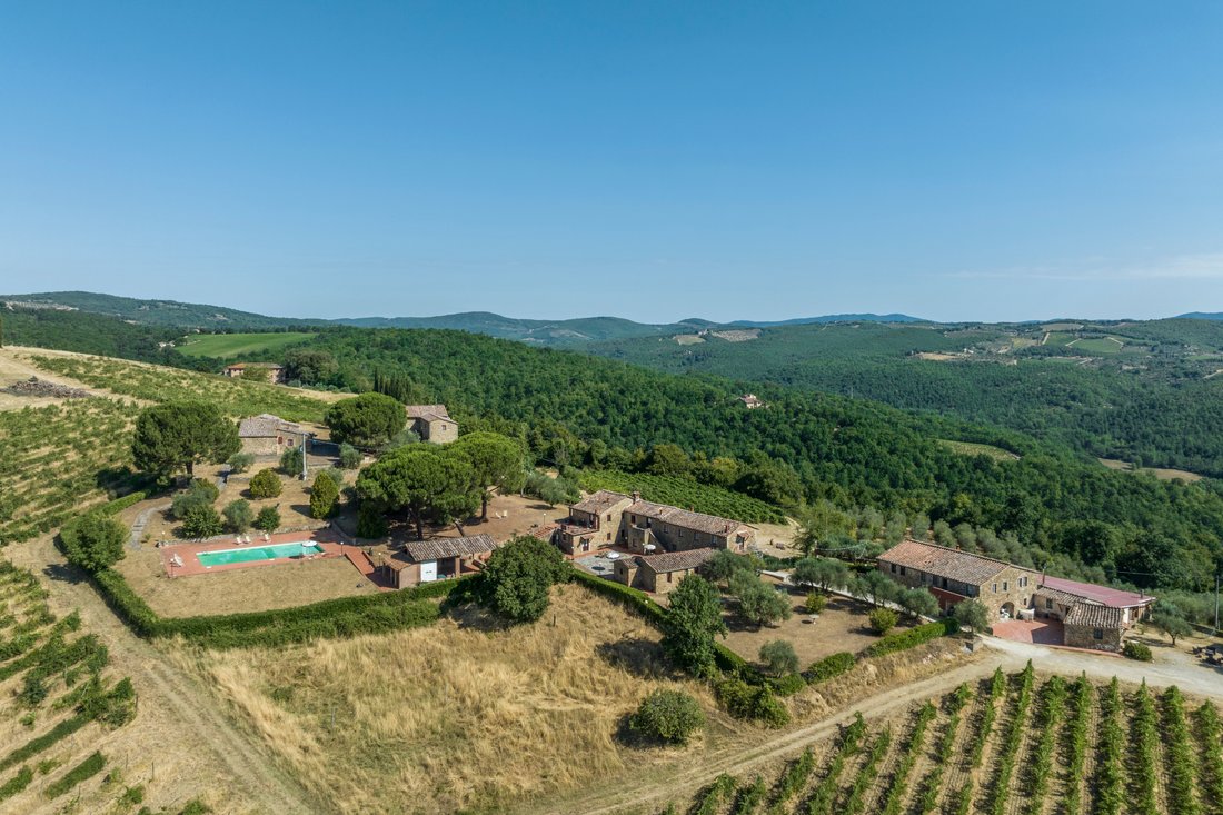 Estate in Radda in Chianti, Tuscany, Italy 2 - 19072697