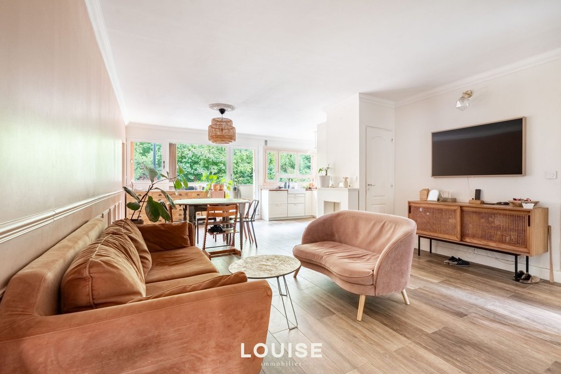 Apartment in Pavé des Gardes, Chaville, France 1 - 19076526